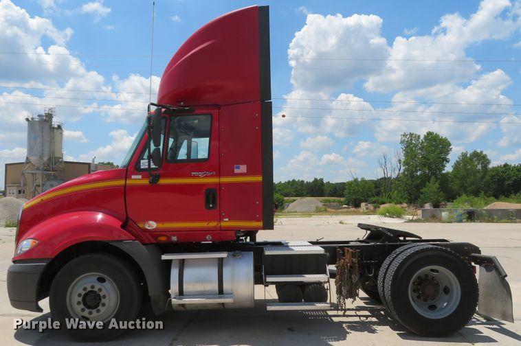 image for item DH1035 2012 International ProStar  semi truck