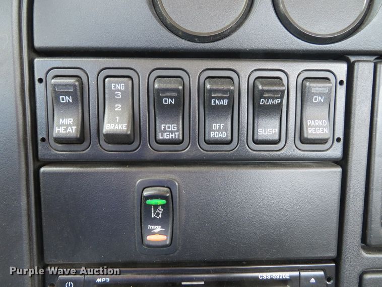 image for item DH1035 2012 International ProStar  semi truck