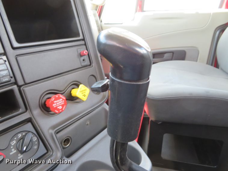 image for item DH1035 2012 International ProStar  semi truck