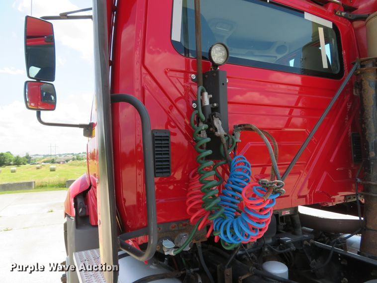 image for item DH1035 2012 International ProStar  semi truck