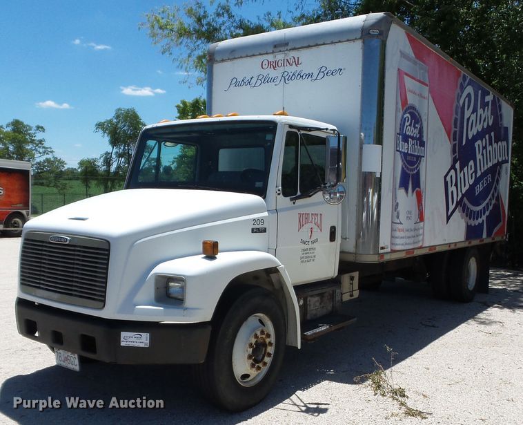 image for item DH3779 2001 Freightliner FL70  box truck