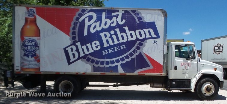 image for item DH3779 2001 Freightliner FL70  box truck