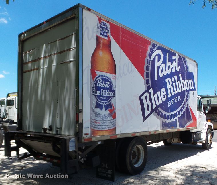 image for item DH3779 2001 Freightliner FL70  box truck