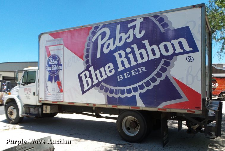 image for item DH3779 2001 Freightliner FL70  box truck