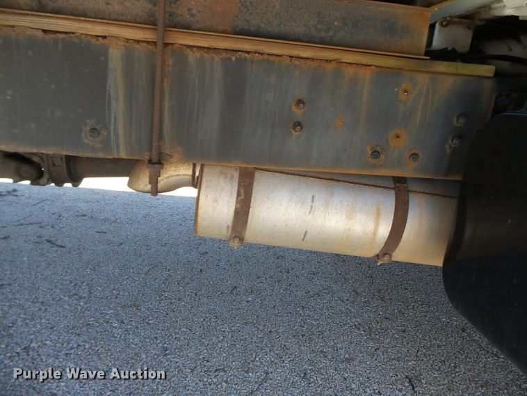 image for item DH3779 2001 Freightliner FL70  box truck