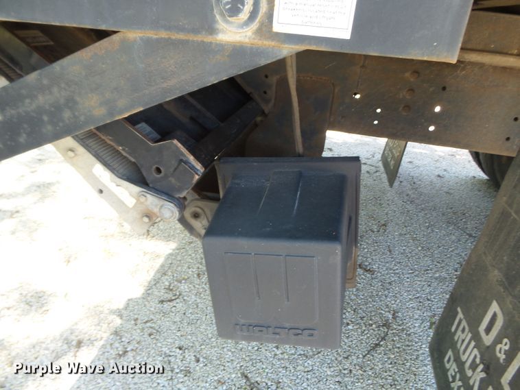 image for item DH3779 2001 Freightliner FL70  box truck