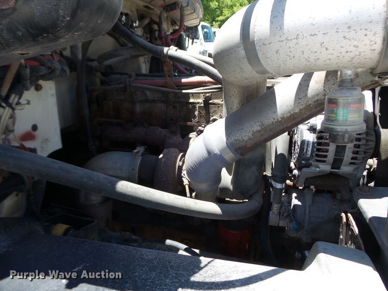 image for item DH3779 2001 Freightliner FL70  box truck