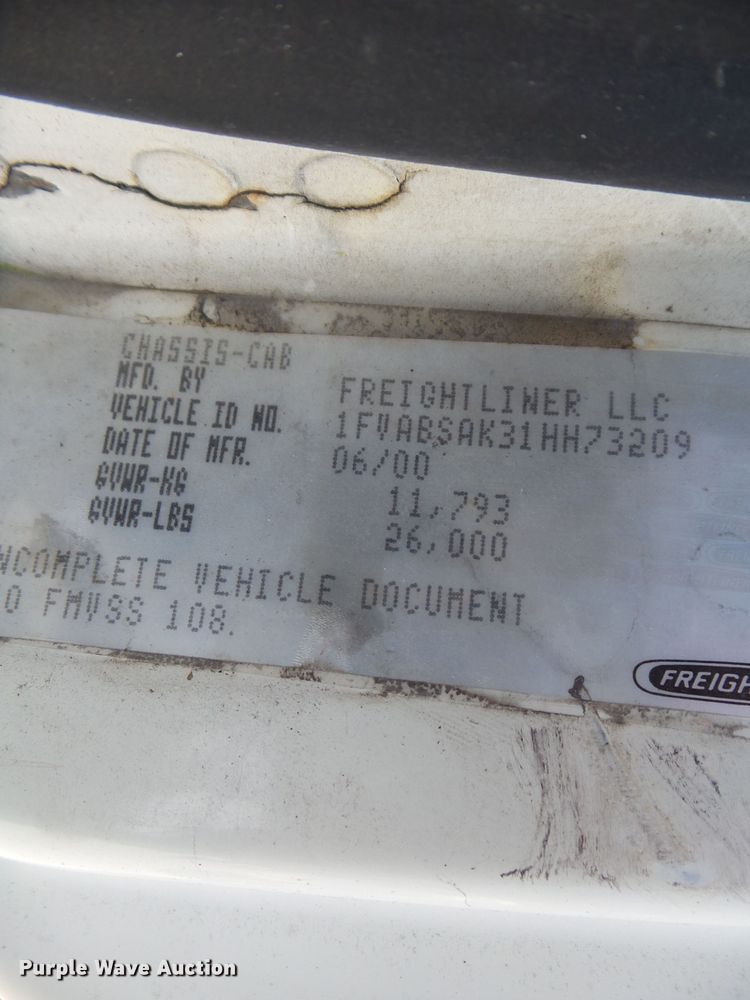 image for item DH3779 2001 Freightliner FL70  box truck