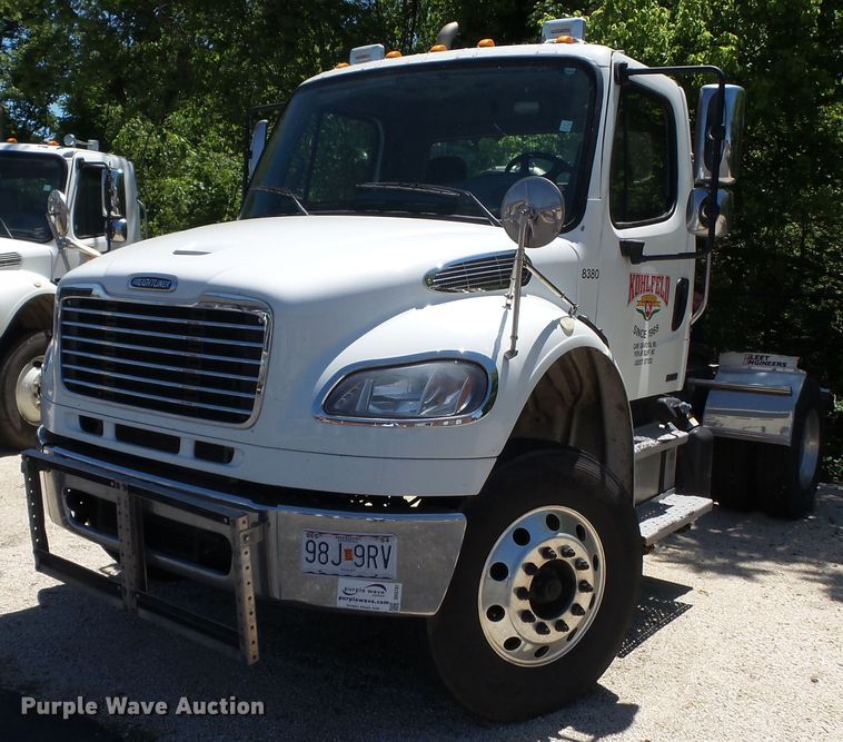 image for item DH3781 2012 Freightliner Business Class M2  semi truck