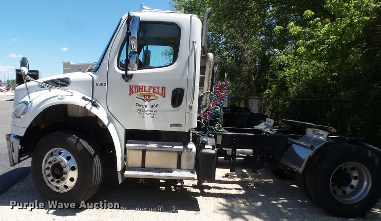 image for item DH3781 2012 Freightliner Business Class M2  semi truck