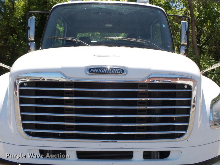 image for item DH3781 2012 Freightliner Business Class M2  semi truck