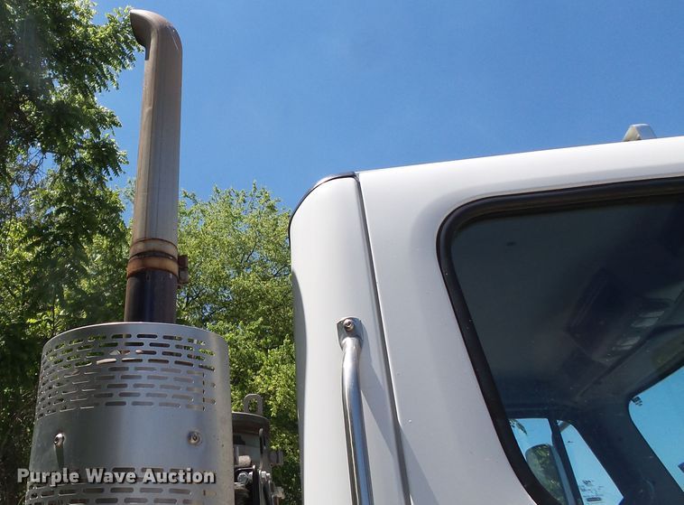 image for item DH3781 2012 Freightliner Business Class M2  semi truck