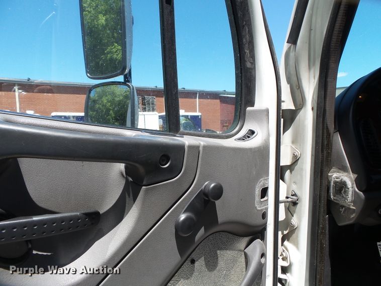 image for item DH3781 2012 Freightliner Business Class M2  semi truck