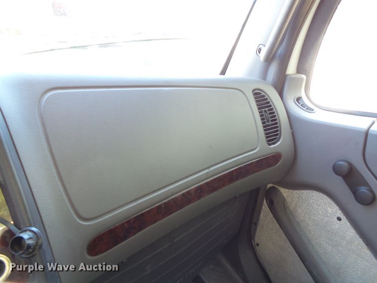 image for item DH3781 2012 Freightliner Business Class M2  semi truck