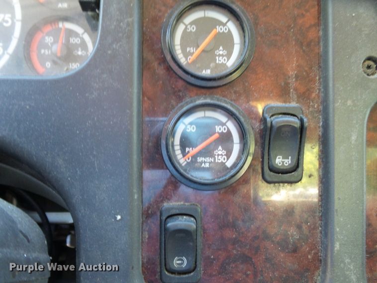 image for item DH3781 2012 Freightliner Business Class M2  semi truck