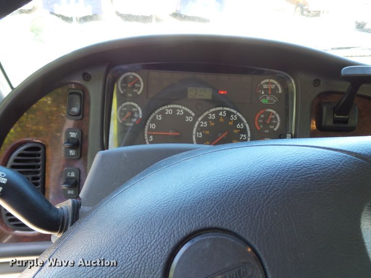 image for item DH3781 2012 Freightliner Business Class M2  semi truck