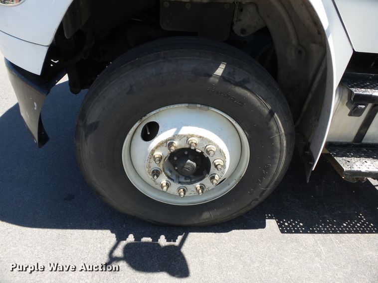 image for item DH3782 2006 Freightliner Business Class M2  semi truck