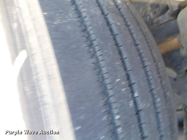 image for item DH3782 2006 Freightliner Business Class M2  semi truck