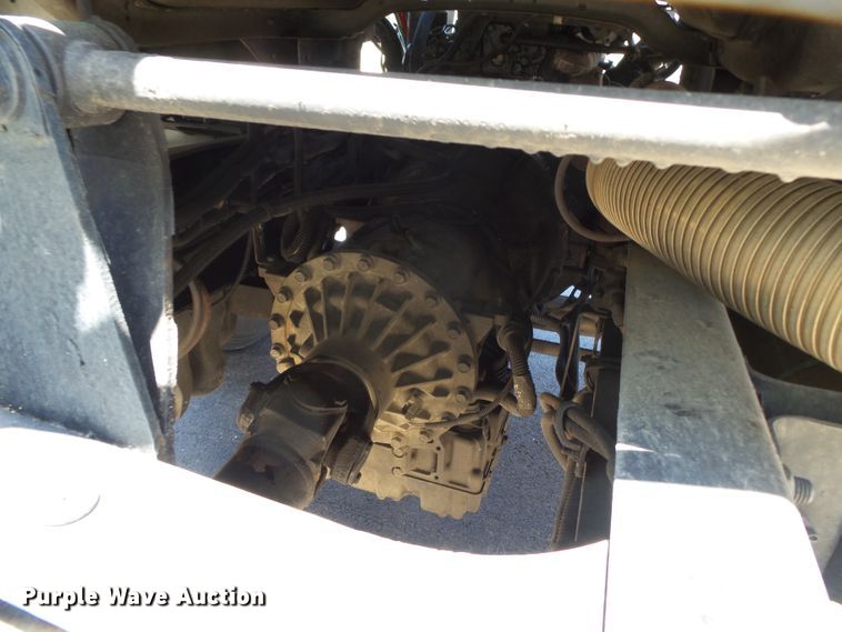 image for item DH3782 2006 Freightliner Business Class M2  semi truck