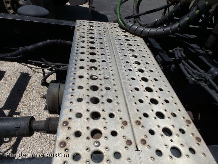 image for item DH3782 2006 Freightliner Business Class M2  semi truck