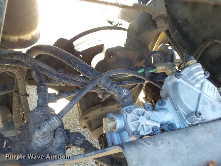 image for item DH3782 2006 Freightliner Business Class M2  semi truck