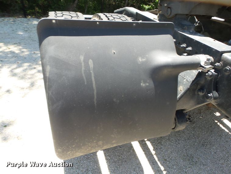 image for item DH3782 2006 Freightliner Business Class M2  semi truck