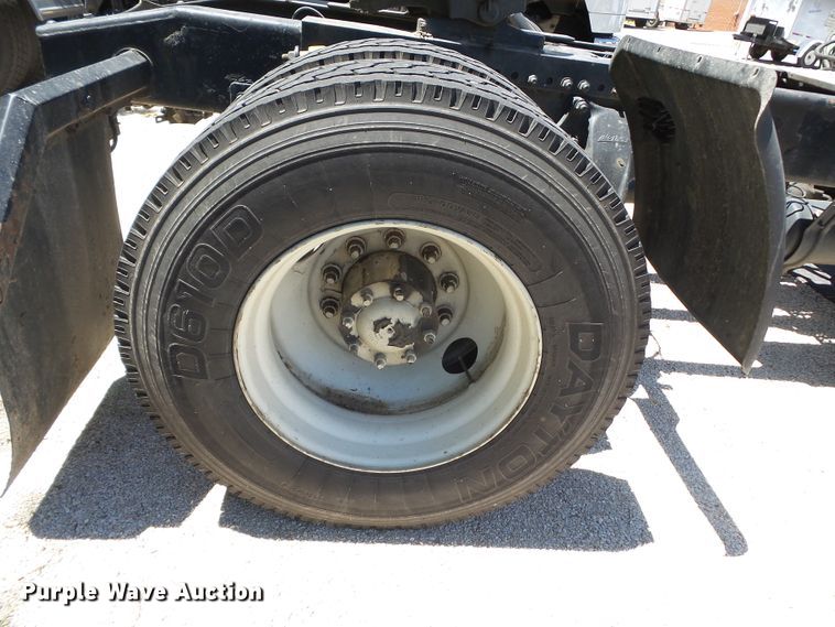 image for item DH3782 2006 Freightliner Business Class M2  semi truck