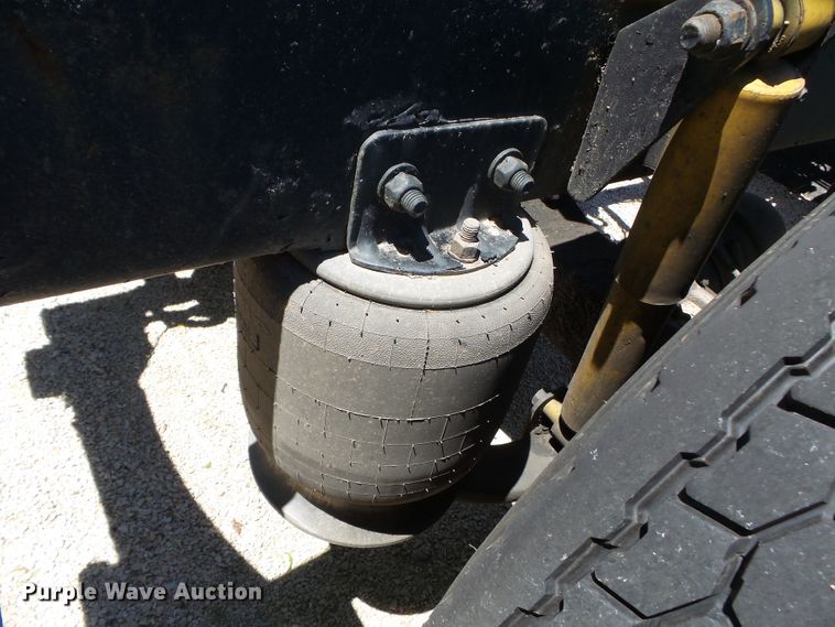 image for item DH3782 2006 Freightliner Business Class M2  semi truck