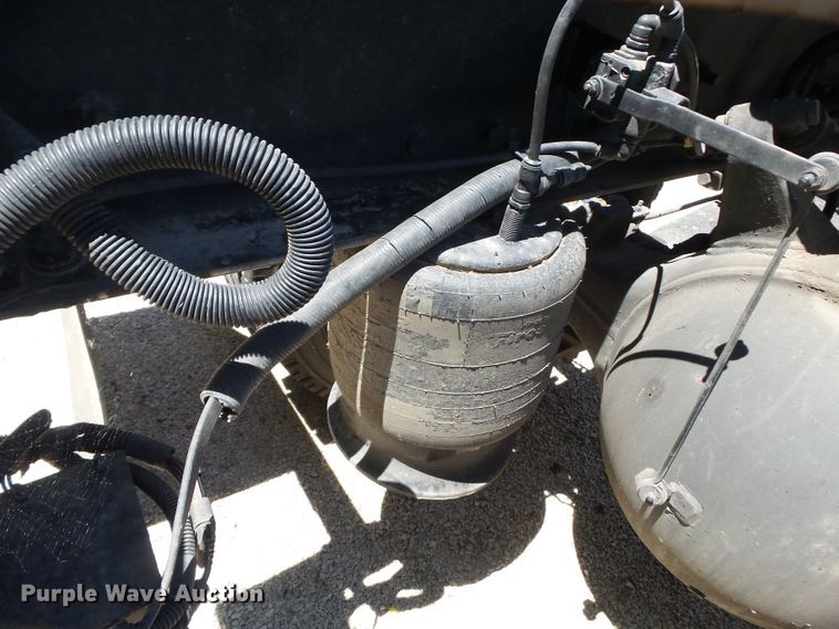 image for item DH3782 2006 Freightliner Business Class M2  semi truck