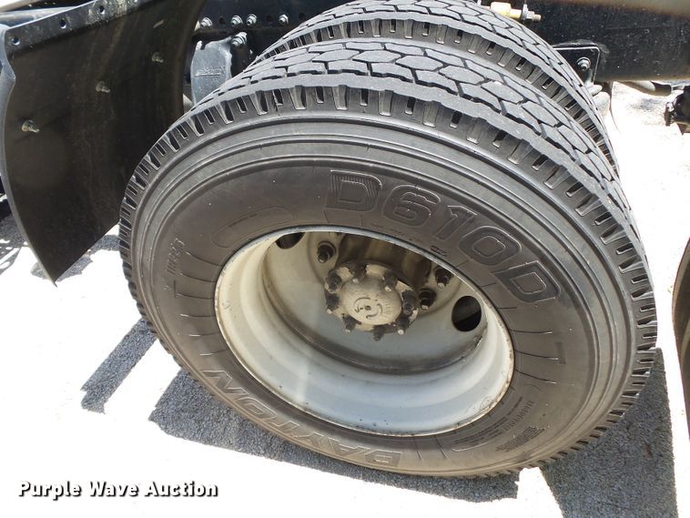 image for item DH3782 2006 Freightliner Business Class M2  semi truck