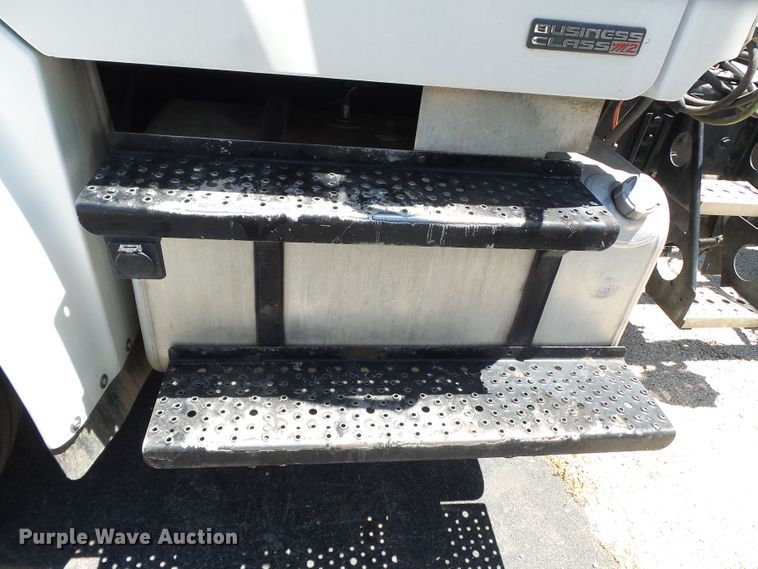 image for item DH3782 2006 Freightliner Business Class M2  semi truck