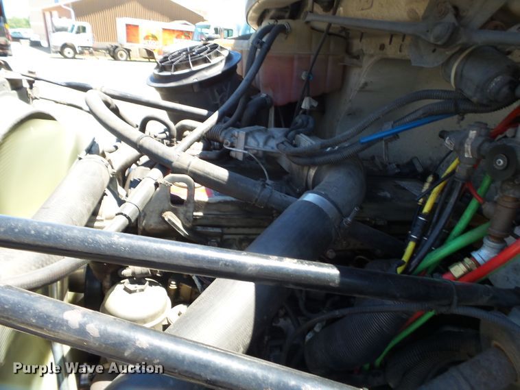 image for item DH3782 2006 Freightliner Business Class M2  semi truck