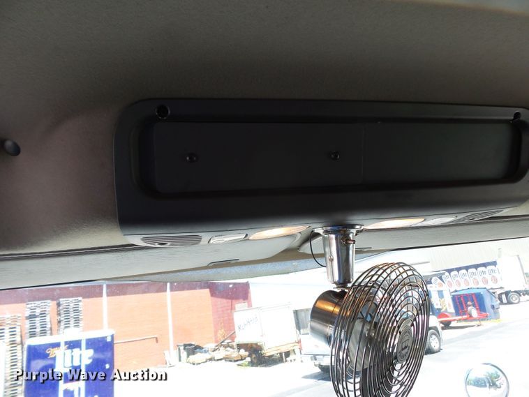 image for item DH3782 2006 Freightliner Business Class M2  semi truck