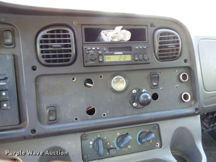 image for item DH3782 2006 Freightliner Business Class M2  semi truck