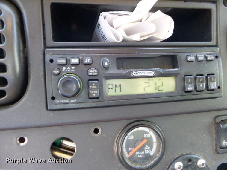 image for item DH3782 2006 Freightliner Business Class M2  semi truck