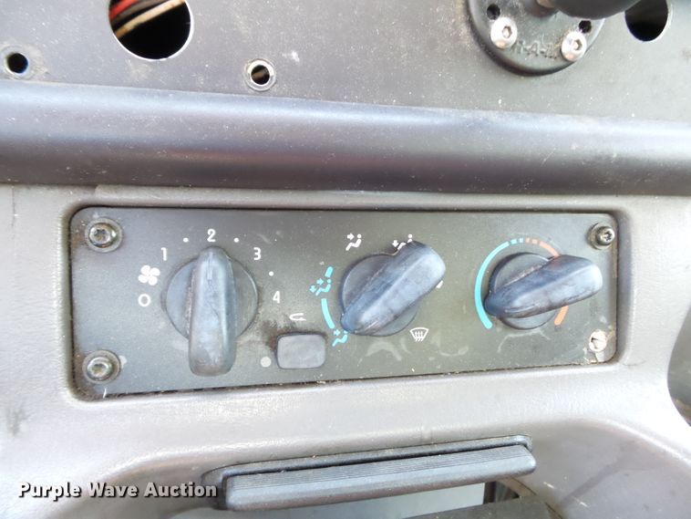 image for item DH3782 2006 Freightliner Business Class M2  semi truck