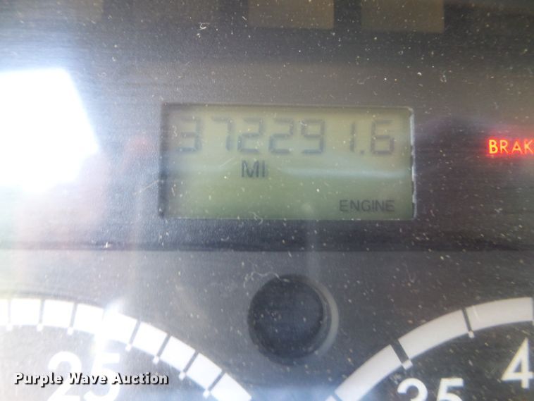 image for item DH3782 2006 Freightliner Business Class M2  semi truck