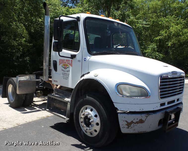 image for item DH3783 2008 Freightliner Business Class M2  semi truck