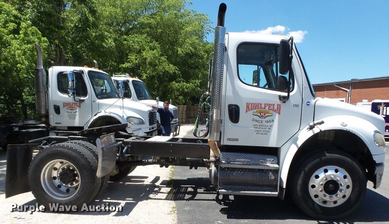 image for item DH3783 2008 Freightliner Business Class M2  semi truck