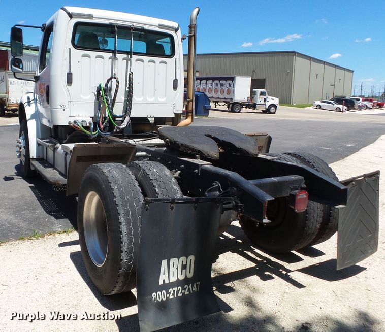 image for item DH3783 2008 Freightliner Business Class M2  semi truck