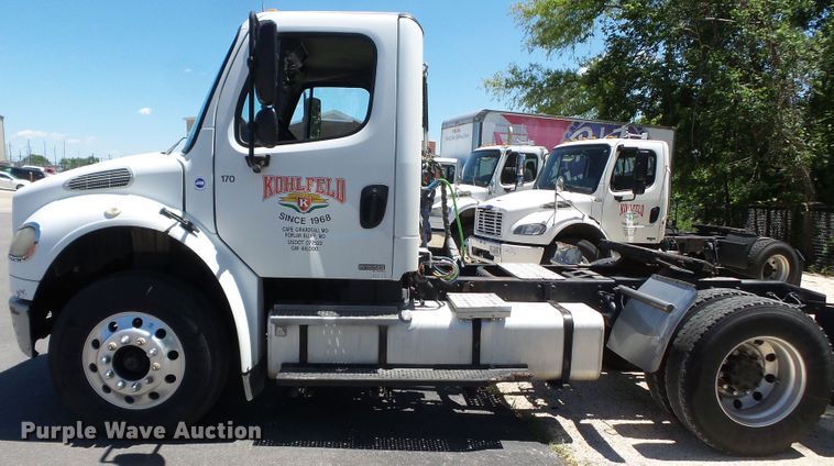 image for item DH3783 2008 Freightliner Business Class M2  semi truck