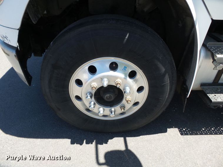 image for item DH3783 2008 Freightliner Business Class M2  semi truck