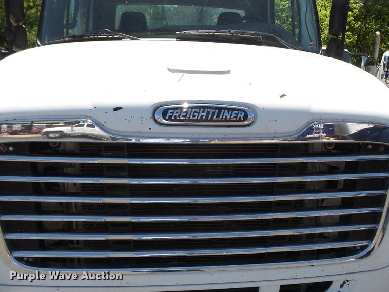 image for item DH3783 2008 Freightliner Business Class M2  semi truck