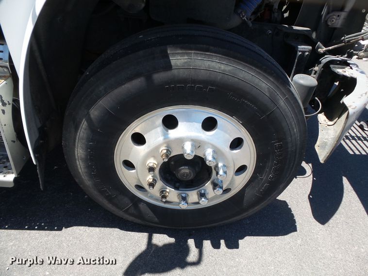 image for item DH3783 2008 Freightliner Business Class M2  semi truck