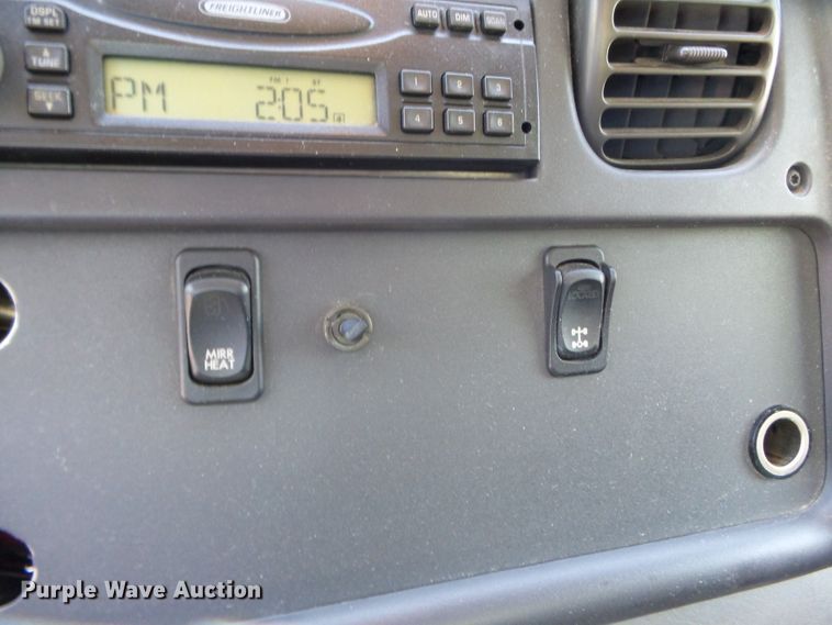 image for item DH3783 2008 Freightliner Business Class M2  semi truck