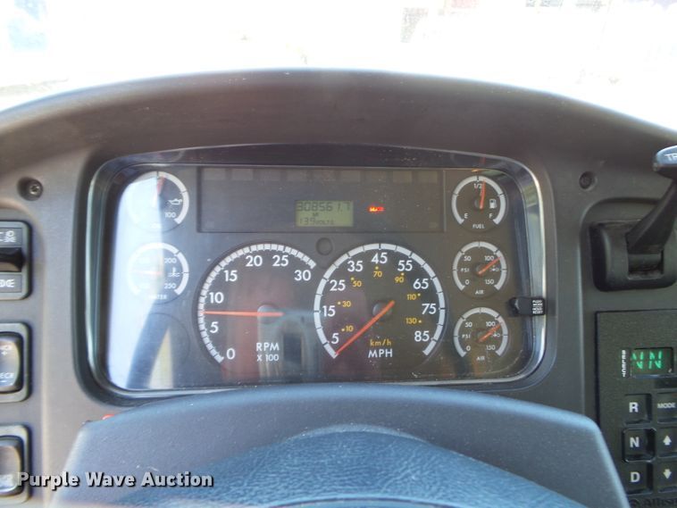 image for item DH3783 2008 Freightliner Business Class M2  semi truck