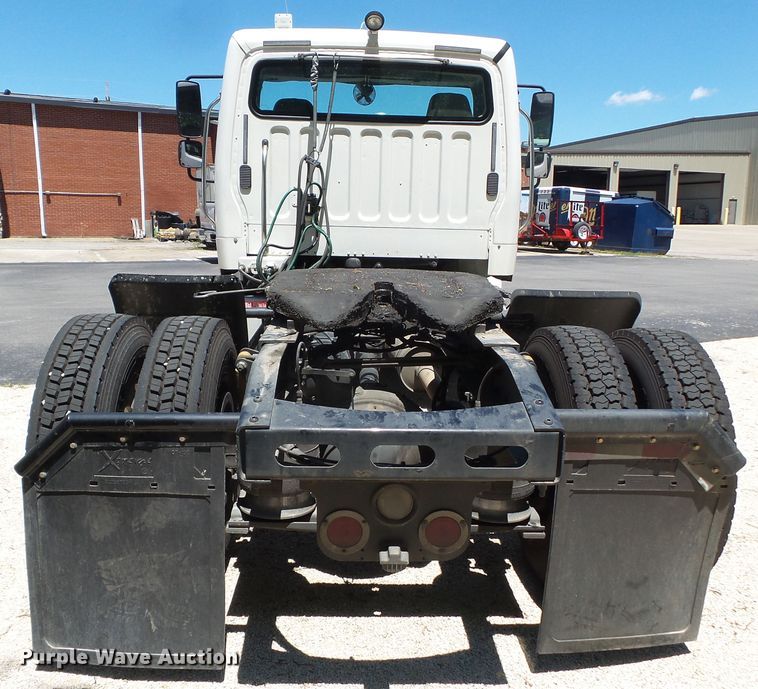 image for item DH3784 2007 Freightliner Business Class M2  semi truck