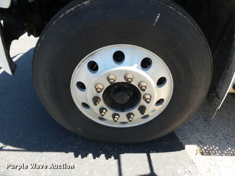 image for item DH3784 2007 Freightliner Business Class M2  semi truck