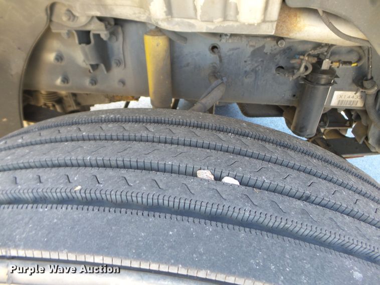 image for item DH3784 2007 Freightliner Business Class M2  semi truck