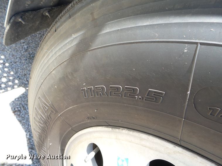 image for item DH3784 2007 Freightliner Business Class M2  semi truck